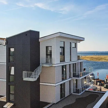 4 Person In Apartman *