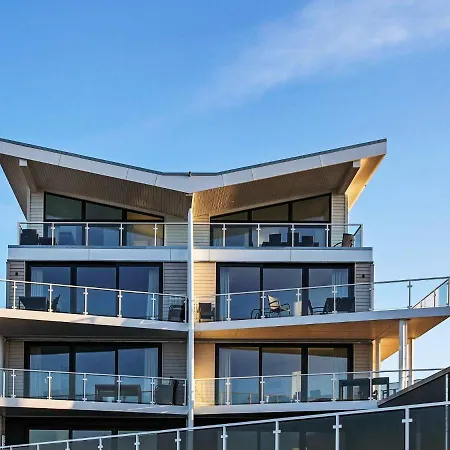 One-bedroom In 10 Apartment